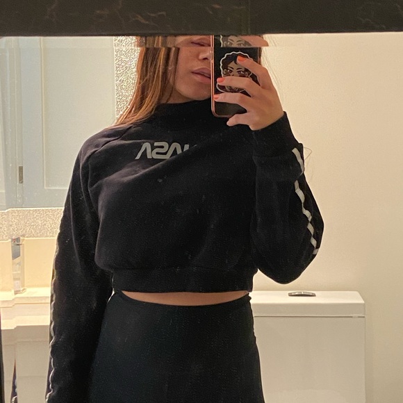 Crewneck - Picture 1 of 2